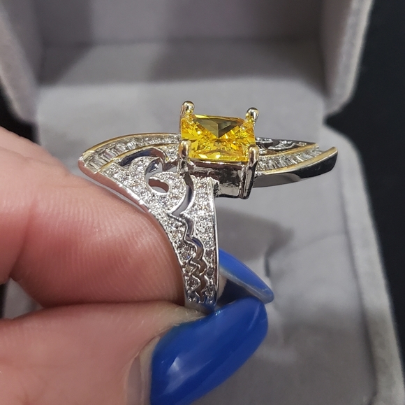 Ladies 925 Silver Yellow Sapphire Fashion RIng - Picture 5 of 7